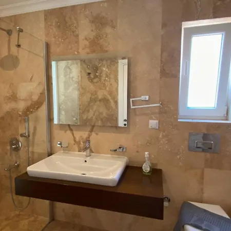 Vilă 7 Bedroom 5252