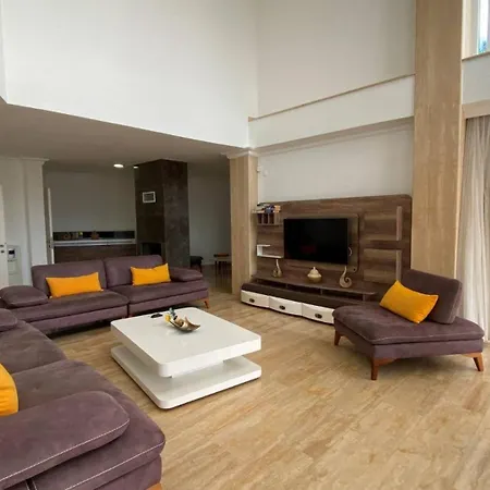 7 Bedroom 5252 Vilă *